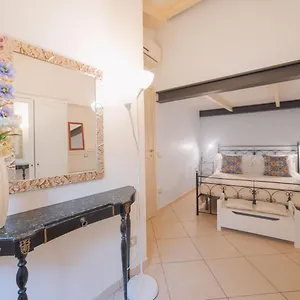 https://mosaico-taormina-guest-house-piazza-ix-aprile.taorminaitalyhotels.com