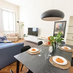 Luxury Near Duomo Italia 38 Apartment